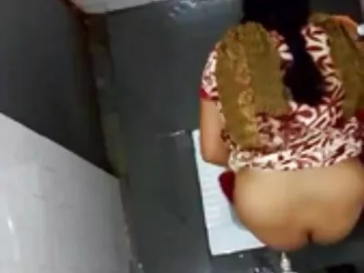 ফ্যাকাশে চামড়া শ্যামাঙ্গিনী তার আঁট পাছা মধ্যে কঠিন boner পায় ইংলিশ ভিডিও সেক্স