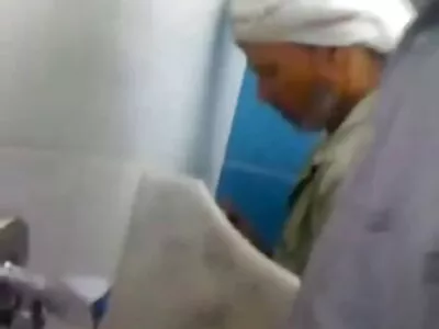 তার চকলেট রঙের কামুক তার সাদা মোরগ খুব ভাল সাড়া দেয় ইংলিশ ভিডিও সেক্স