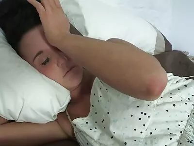 স্বর্ণকেশী ডার্লিং হবে তার গুদ ভরাট এবং butthole প্রসারিত সেক্স ভিডিও ইংলিশ আউট