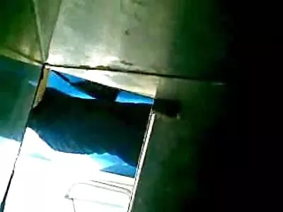 কিশোর দম্পতি একসঙ্গে প্রথম সেক্স করে এবং  ক্যামেরায় ফিল্ম করে