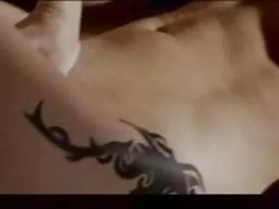 দুজন ইংলিশ সেক্স ভিডিও অত্যাশ্চর্য মহিলা একে অপরের চুলহীন পুসি চাটছেন